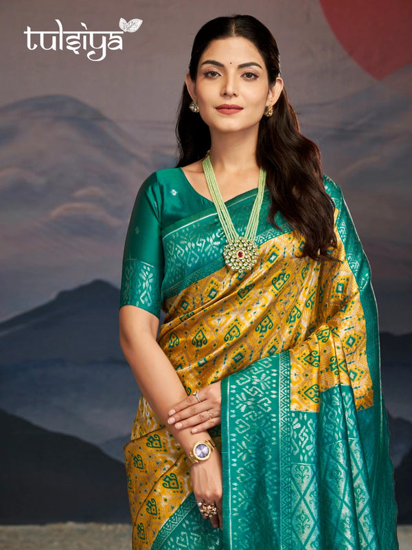 Golden Weave Zari Opulence